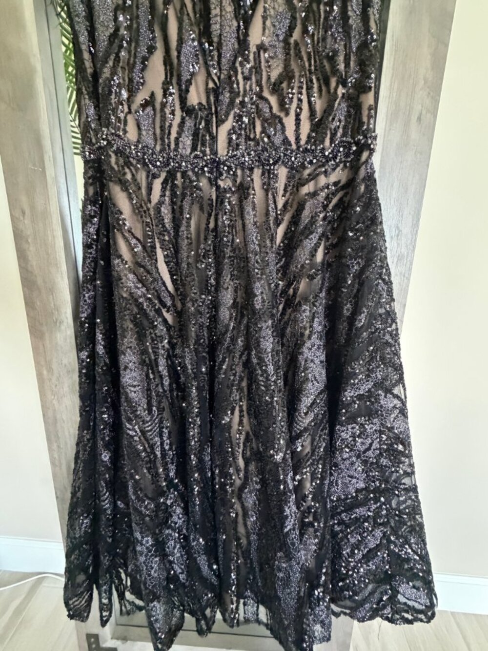 Mac Duggal 79339 Feather Embellished Formal Dress EUC Wedding Guest Gown - Picture 8 of 12